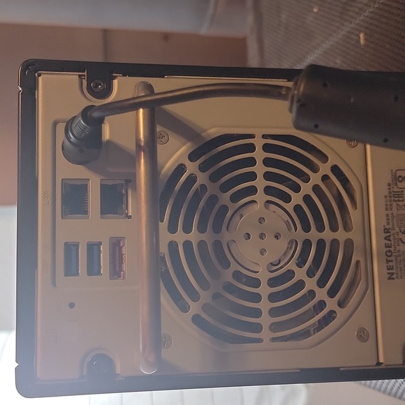 Netgear ReadyNAS 214 w/ four 3gb HDDs installed, Network Attached Storage - Picture 7 of 7